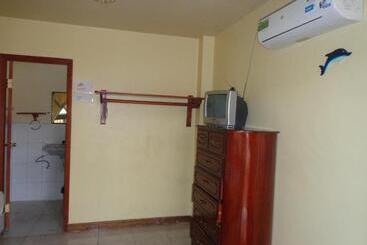 پانسیون Hostal Nathaly