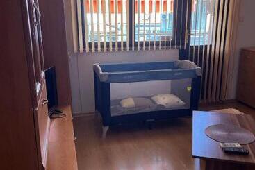 پانسیون Mavrova Guest House