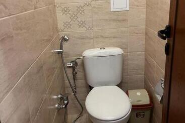 پانسیون Mavrova Guest House