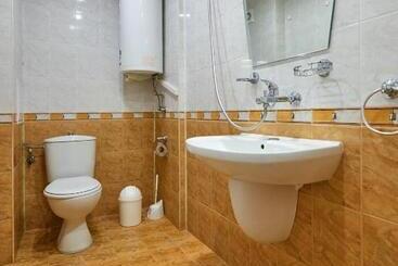 پانسیون Mavrova Guest House