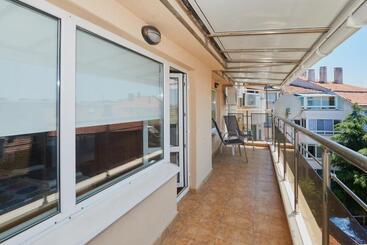 پانسیون Mavrova Guest House
