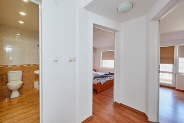 پانسیون Mavrova Guest House
