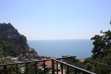 پانسیون Sanni Guest House