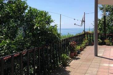 پانسیون Sanni Guest House