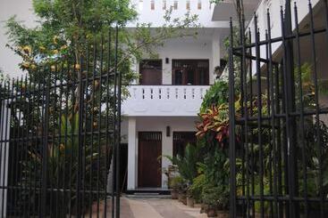 پانسیون Unawatuna Beach Bungalow