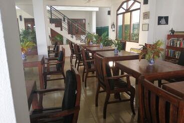 پانسیون Unawatuna Beach Bungalow
