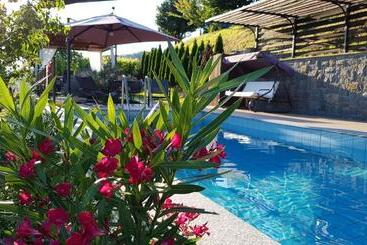 پانسیون Valentina Guest House At Pintar Wine Estate