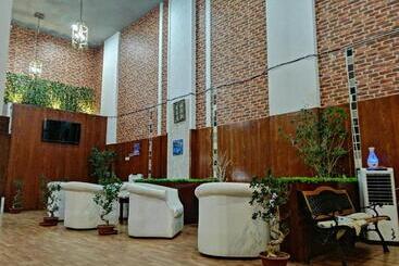 Fakhamat Al Orjoana & Suites