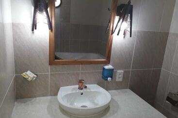 هتل Gostinyi Dvor Galirad