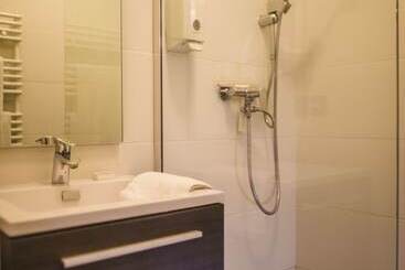 هتل V E R O N E   Rooms & Suites   Liège   Rocourt