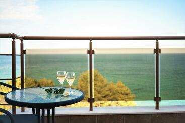 Moreto Seaside Apart