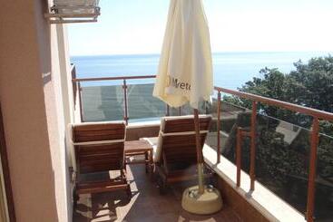Moreto Seaside Apart