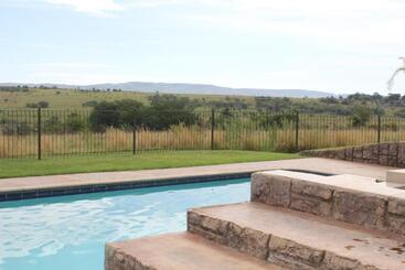 پانسیون Country Park Guest House   Muldersdrift