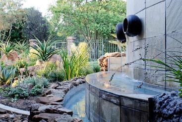 پانسیون Country Park Guest House   Muldersdrift