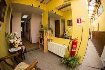 پانسیون Hostal Cordillera