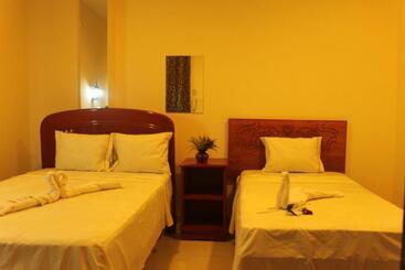 پانسیون Hostal Ventura Isabel
