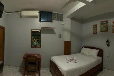 پانسیون Hostal Ventura Isabel