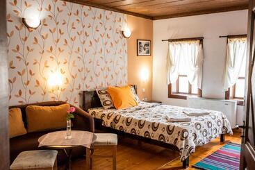 پانسیون Kazasovata Guest House