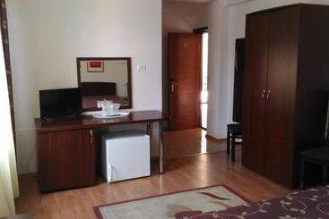 پانسیون Vila Montana