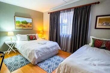 پانسیون Goulden Street Guest House