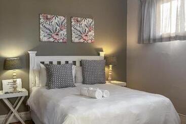 پانسیون Goulden Street Guest House