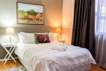 پانسیون Goulden Street Guest House