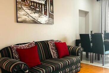 پانسیون Goulden Street Guest House