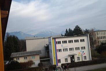 پانسیون Guest House Arvaj
