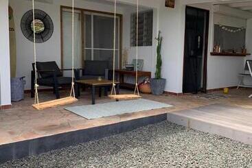 پانسیون La Maison Calebasse