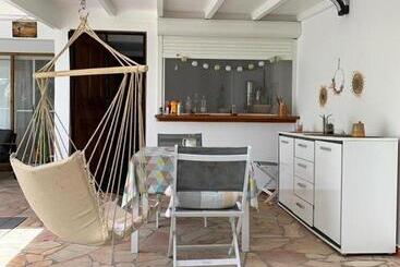 پانسیون La Maison Calebasse