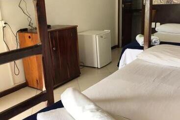 پانسیون Aquario Pousada Hostel   Night Club