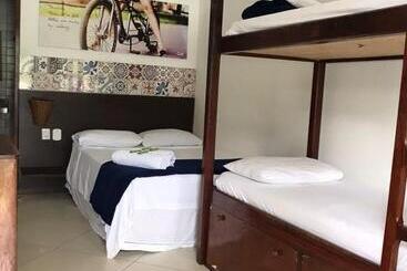 پانسیون Aquario Pousada Hostel   Night Club