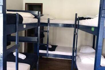 پانسیون Aquario Pousada Hostel   Night Club