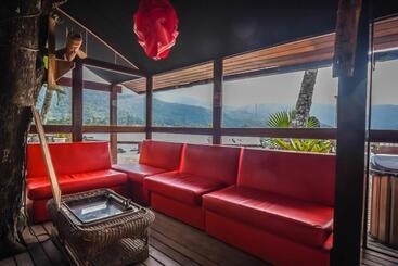 پانسیون Aquario Pousada Hostel   Night Club