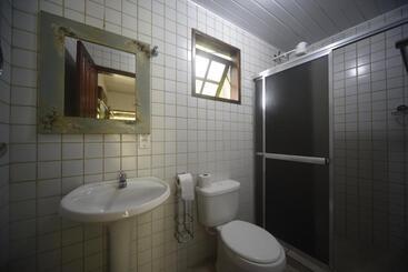 پانسیون Aquario Pousada Hostel   Night Club