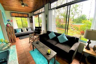 پانسیون Encantada Guest House