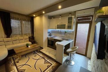پانسیون Guest House Amore