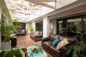 펜션 Lala Dene Lodge