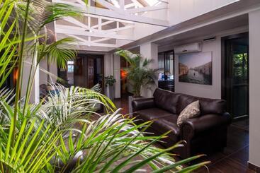 펜션 Lala Dene Lodge
