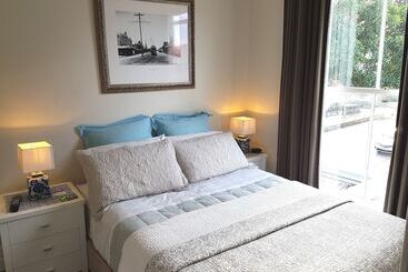 پانسیون Ponsonby Manor