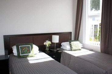 پانسیون Ponsonby Manor