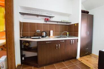 پانسیون Rooms Sanja
