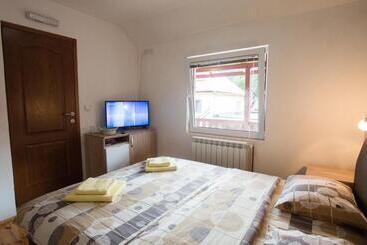 پانسیون Rooms Sanja