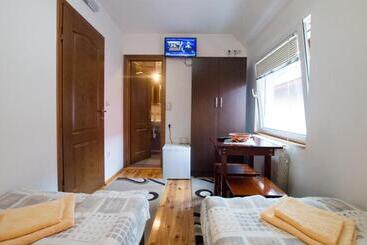 پانسیون Rooms Sanja