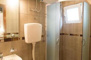 پانسیون Rooms Sanja