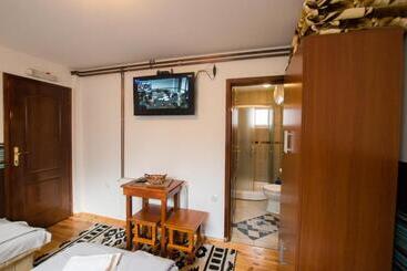 پانسیون Rooms Sanja