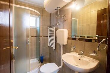 پانسیون Rooms Sanja