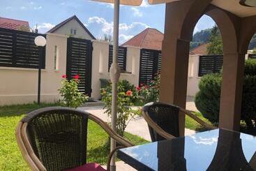 پانسیون Rooms Sanja