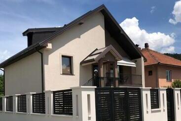 پانسیون Rooms Sanja