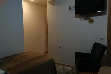 پانسیون Rooms Sanja